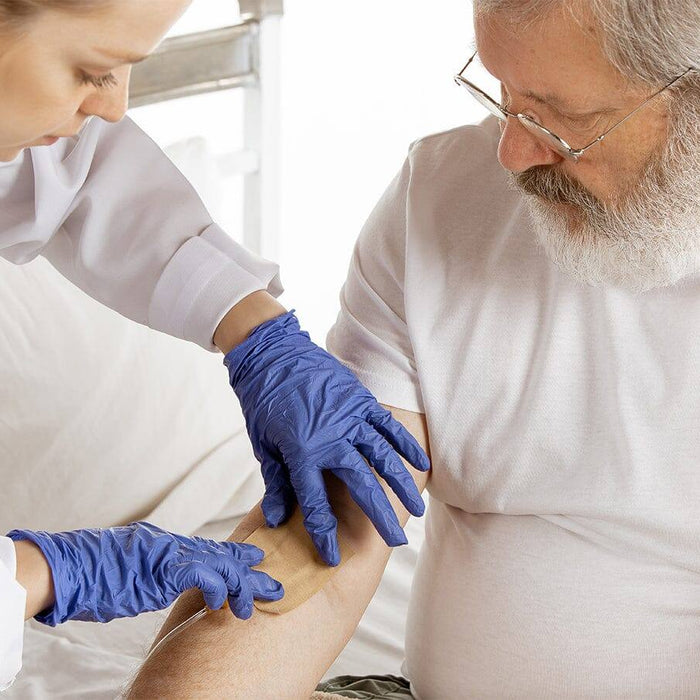 Disposable Gloves for Nursing Homes and Care Facilities