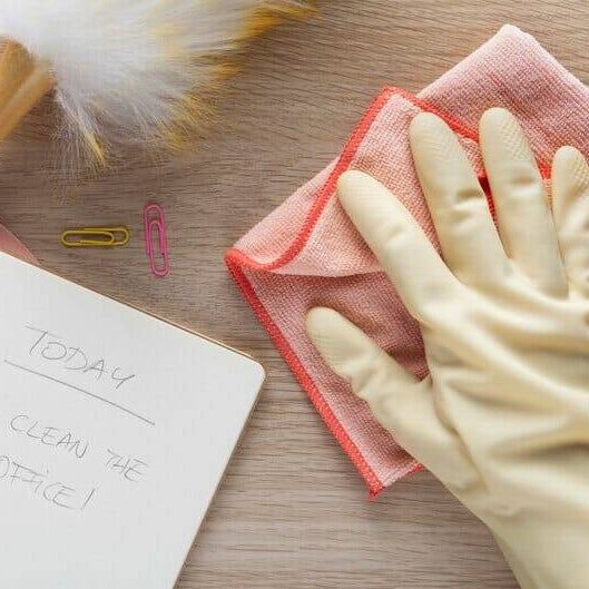 Disposable Gloves in Cleanrooms: Maintaining Sterility in Controlled Environments