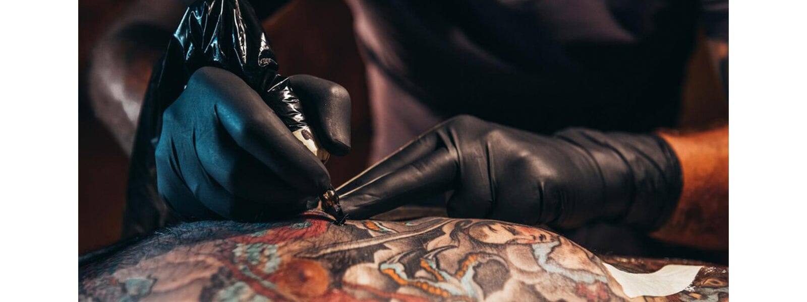 Understanding the Usage of Black Disposable Gloves in Tattoo Artistry